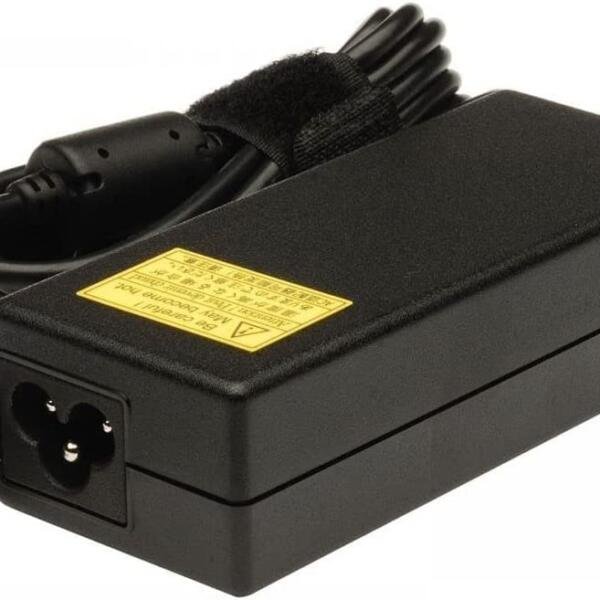 Laptop ac adapter toshiba 19v 3.95a - Image 1